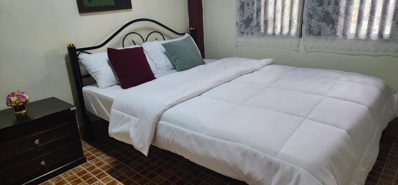 Cozy Nest Cnx Vandrarhem Chiang Mai Exteriör bild